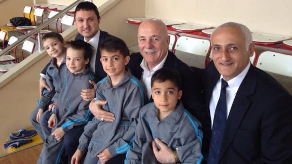 Öğretmen Zekeriya Güçer İlkokulu - İstanbul Okullar Arası Cimnastik Şampiyonasında 1.Oldu