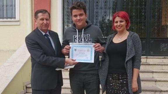 Kartal Anadolu Lisesi-Karakalem Resim Yarışmasında Öğrencimiz Berkay TAŞ İlçe Üçüncüsü Olmuştur