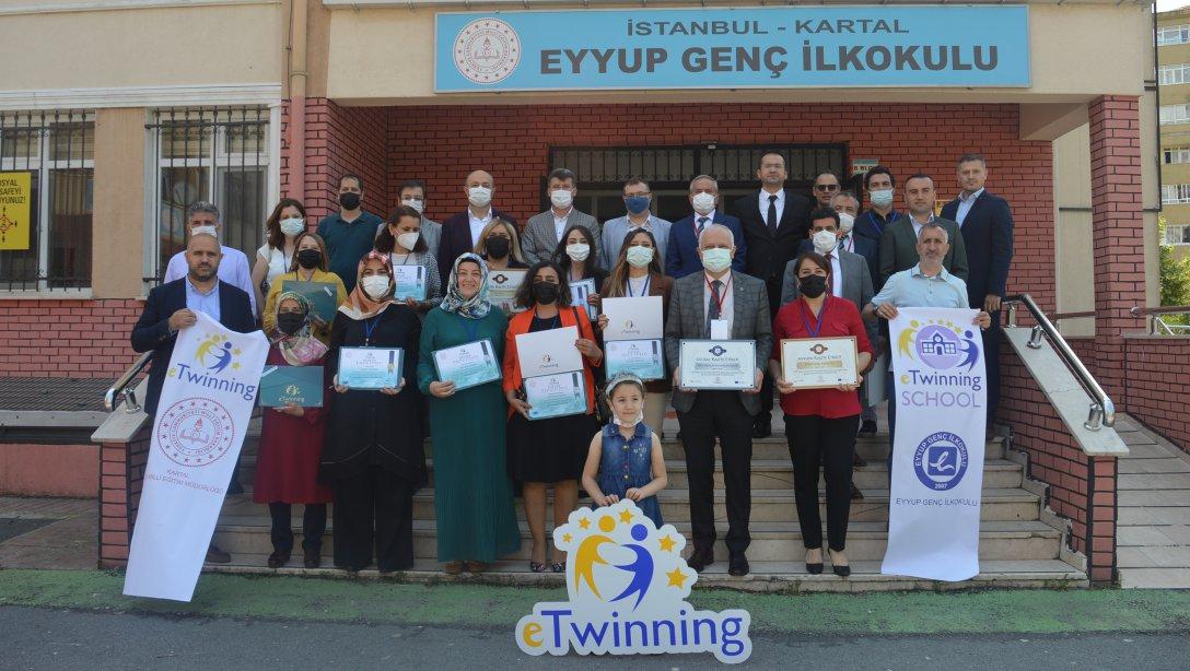 eTwinning Projesinde Başarılı Olan Okullarımıza ve Öğretmenlerimize Sertifikaları Takdim Edildi