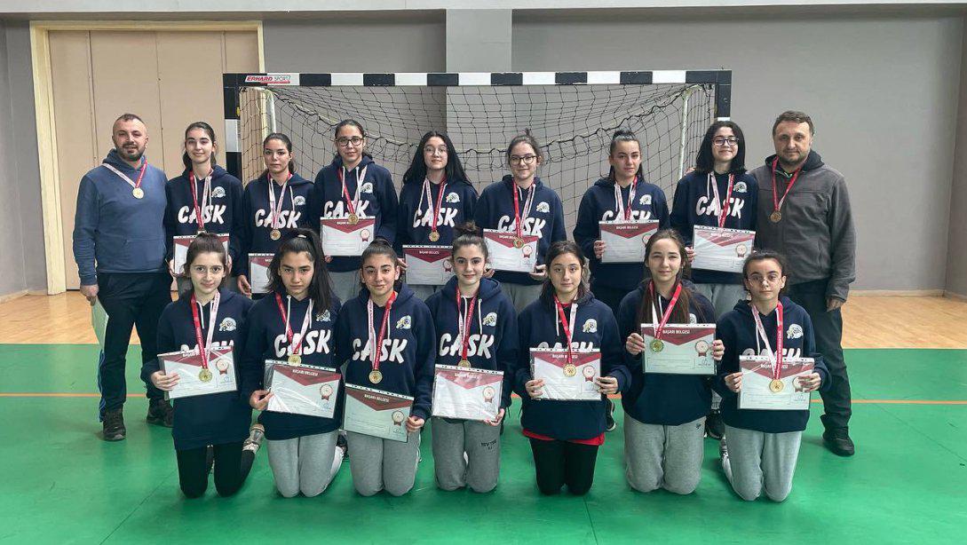 Cevizli Ortaokulu Yıldız Kız Hentbol Takımız Finalde