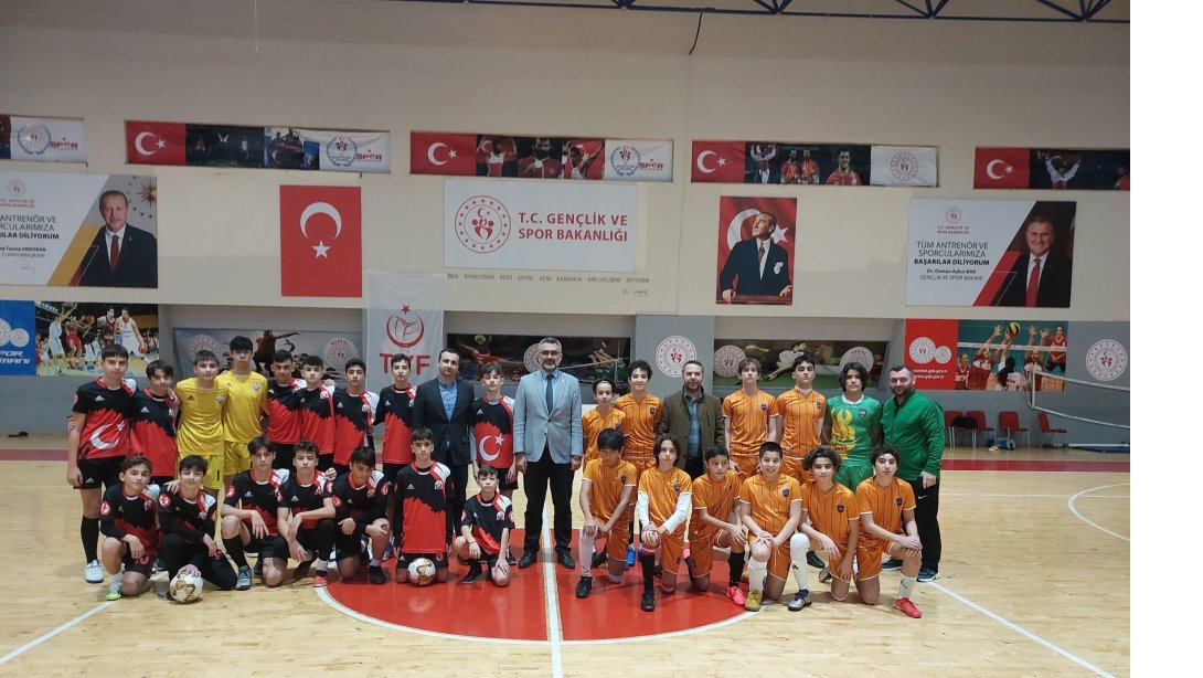 MÜDÜRÜMÜZ İSTANBUL OKUL SPORLARI İL BİRİNCİLİĞİ MÜSABAKALARI TAKIMLARINI ZİYARET ETTİ.