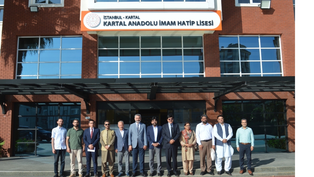 PAKİSTAN PUNJAP EĞİTİM VAKFI KARTAL ANADOLU İMAM HATİP LİSEMİZİ ZİYARET ETTİ.