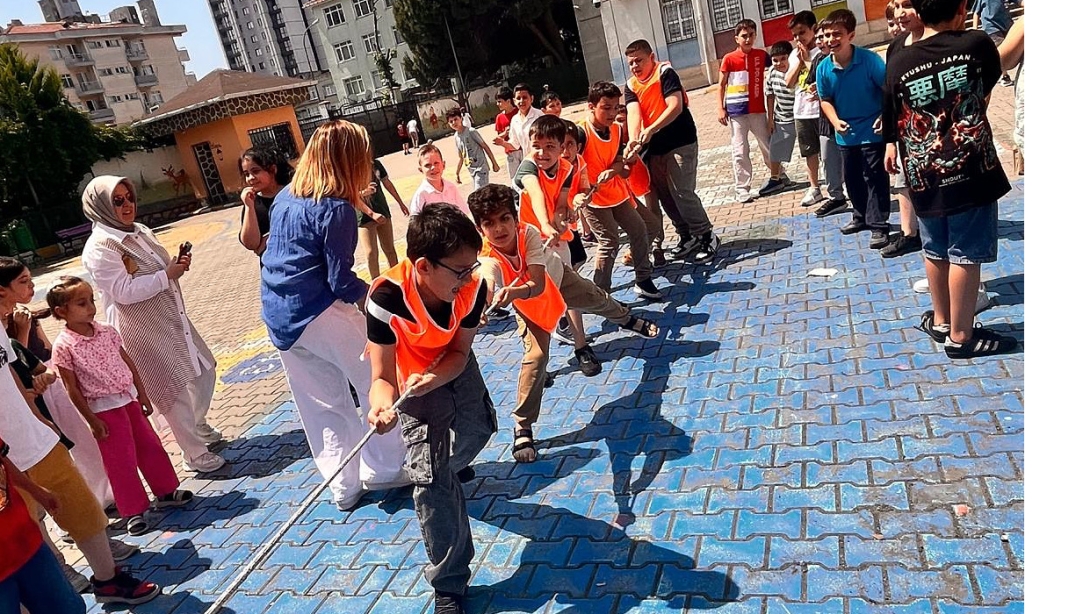 GELENEKSEL ÇOCUK OYUNLARI FESTİVALİ COŞKUYLA KUTLANDI.